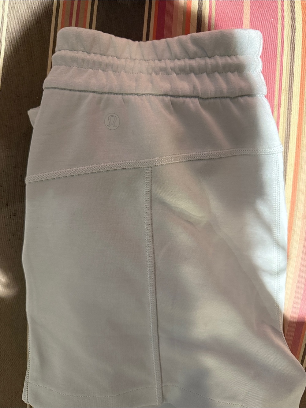 Lululemon Women’s softstream shorts - Picture 5 of 5